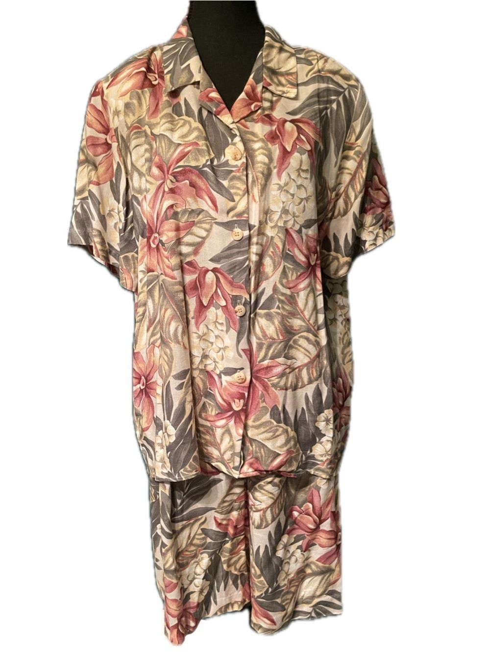 Vintage 90s Sag Harbor 2pc Shorts Set Muted Tropical Floral Button Up Blouse S/M
